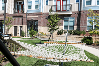 Oversized hammocks